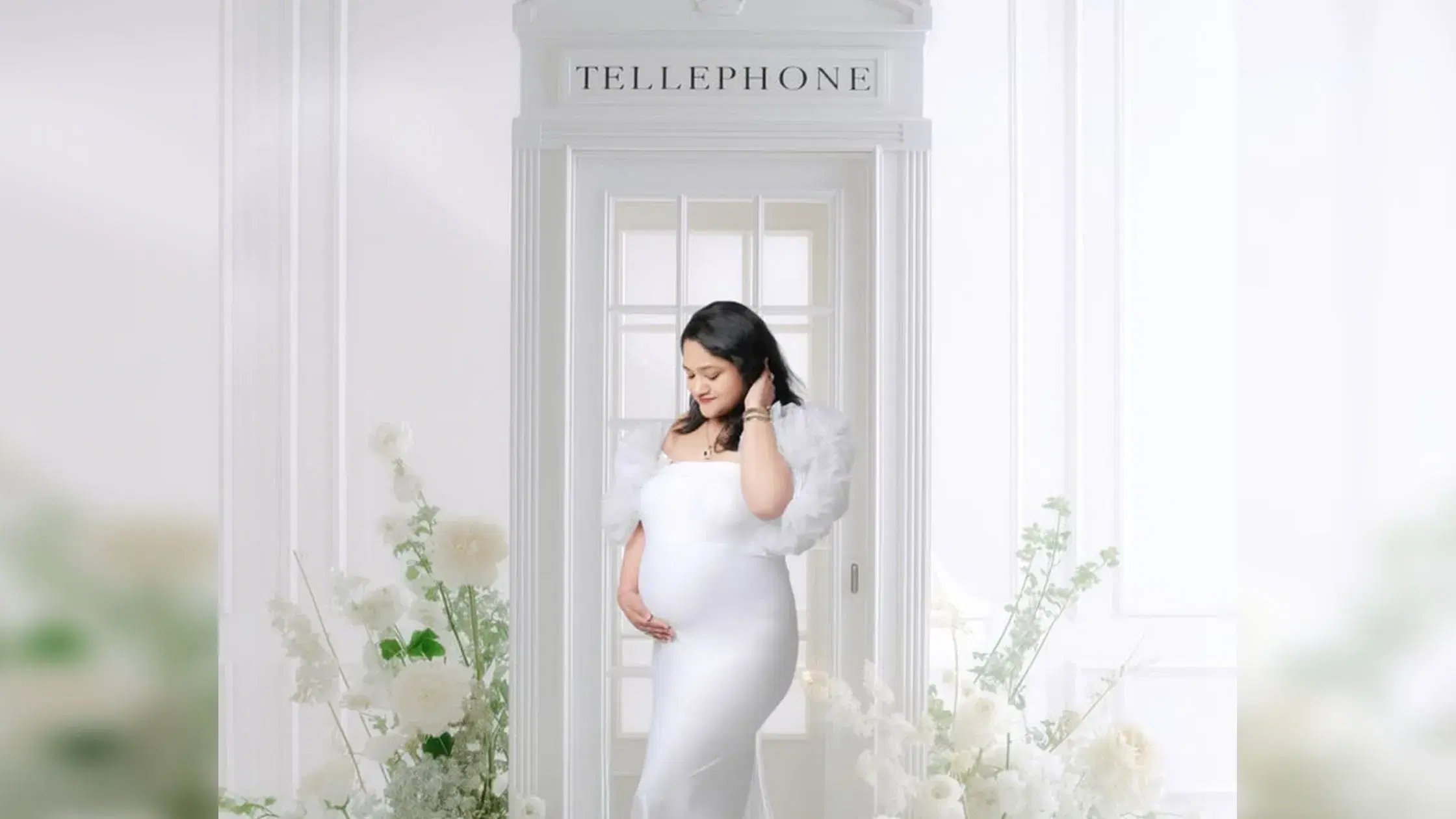 maternity-images-white-theme-indo-frames